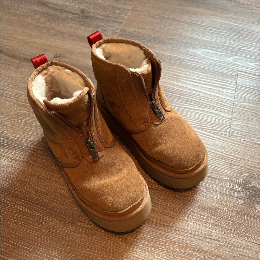 Zipper Uggs